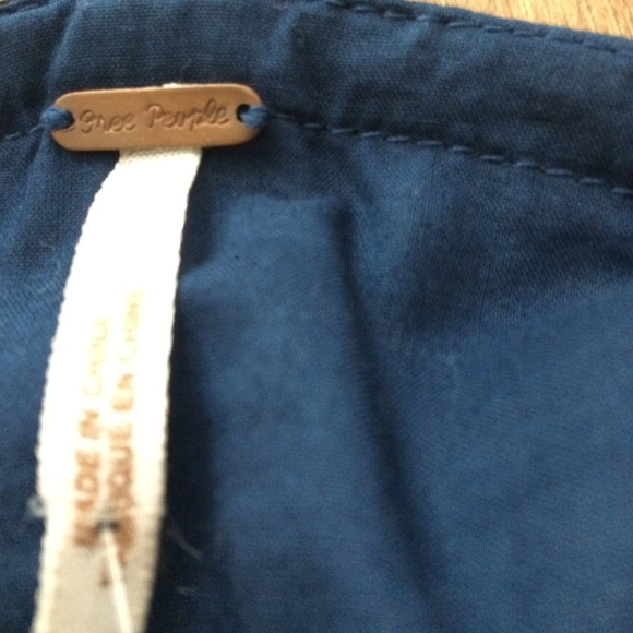 ❤️❤️❤️SALE! Free people lacy top with grommets - Picture 3 of 3