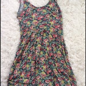 Cute floral dress!