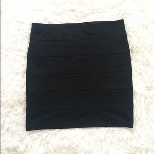 Cute black skirt!