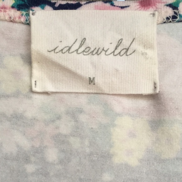 Super Cute Cropped Floral Print Tee - Picture 4 of 4