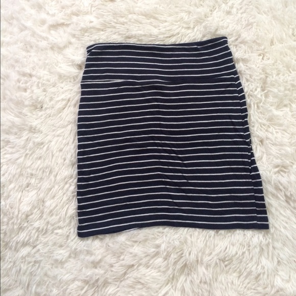 Amazing stripped skirt!