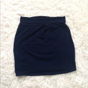 Perfect navy blue skirt!