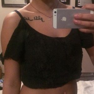 Hollister crop top 🐘