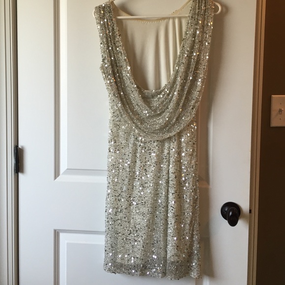 Dress - Picture 3 of 3