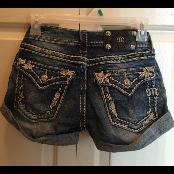 🚫SOLD🚫 Miss Me shorts - Picture 2 of 2