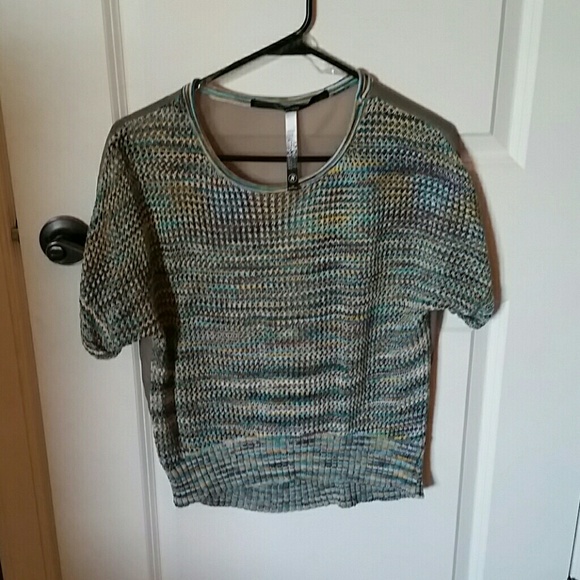 Short sleeved sweater