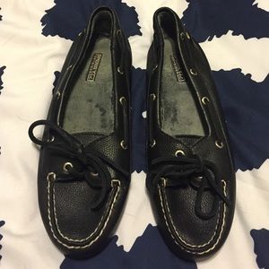 Black leather Sperry's
