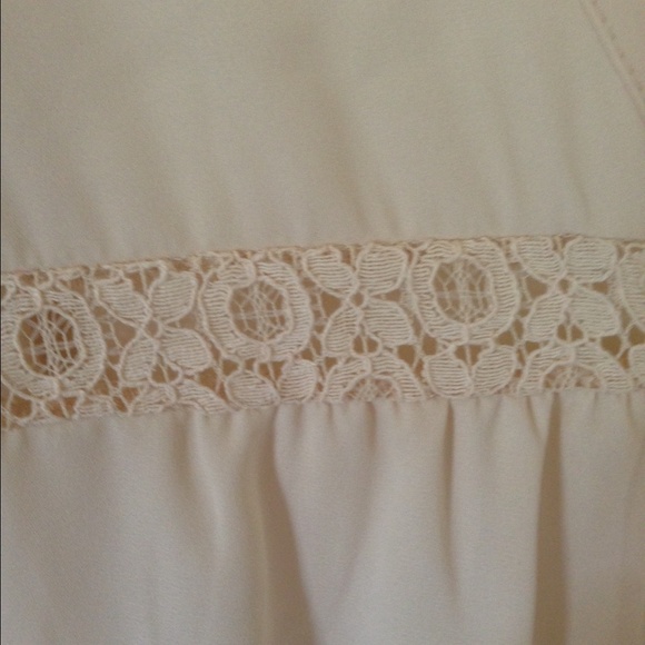 Sheer Boho Cream Crop Top - Picture 4 of 5