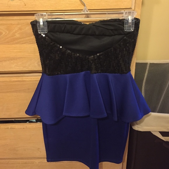Dress - Picture 2 of 2