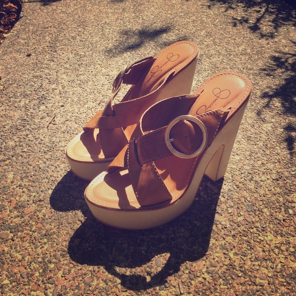 Jessica Simpson chunky tan heel