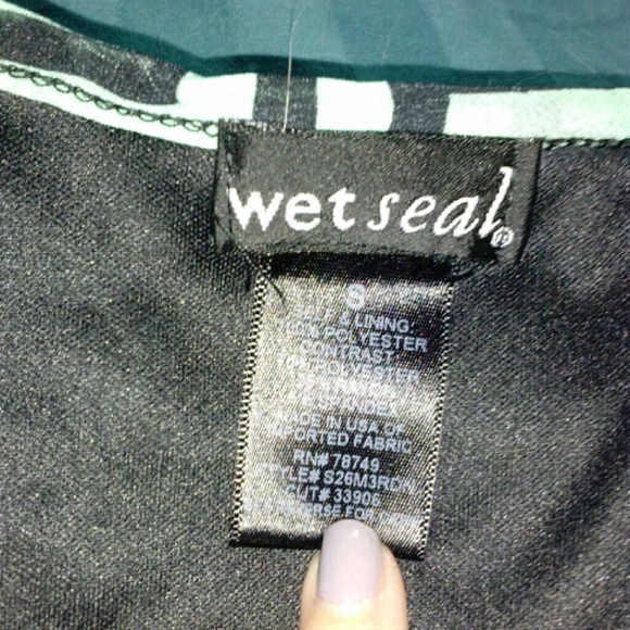 Dress - Picture 3 of 3