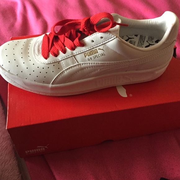 Puma - Picture 1 of 4