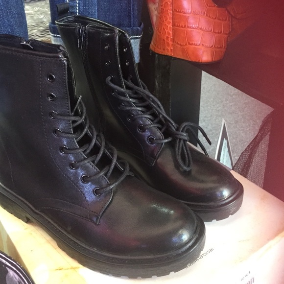 Mudd combat boots