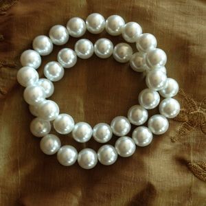 Ivory pearl bracelet