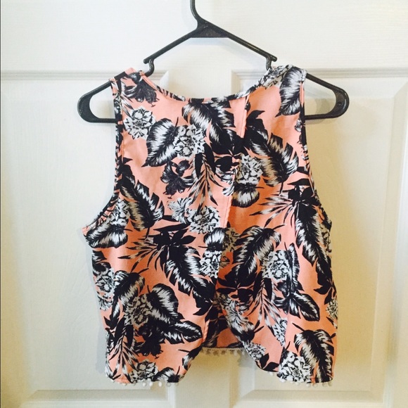 Floral crop top Pom Pom bottom - Picture 2 of 3