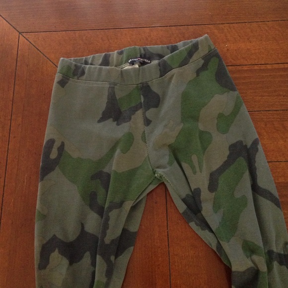 camo leggings