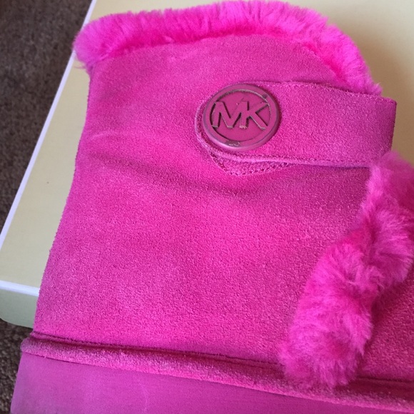 Pink - Picture 2 of 4