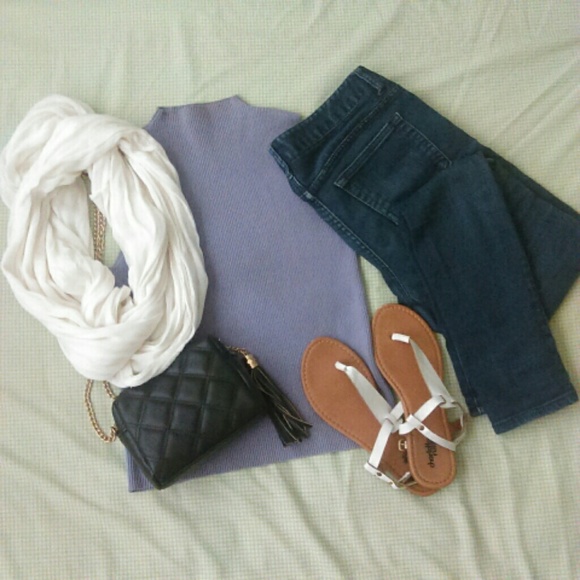 Muted lilac sleevless shirt