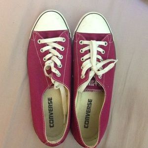 maroon converse