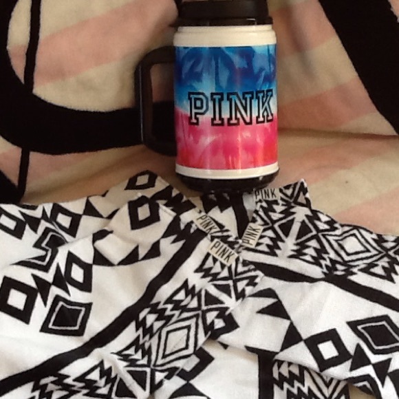 SOLD BNWOT VS PINK BACK TO SCHOOL DORM ESSENTIALS - Picture 4 of 4
