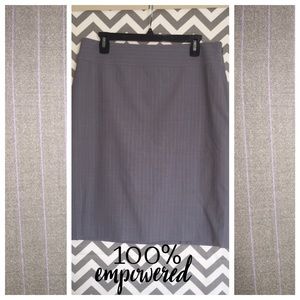 BANANA REPUBLIC- gray pencil skirt