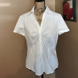 🔴EUC🔴 WHITE BUTTON DOWN WITH RUCHING AT THE TOP.