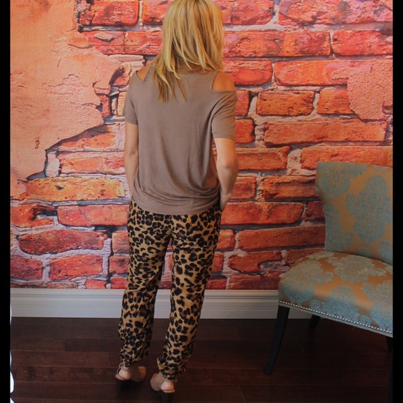 Mocha cold shoulder knit top - Picture 3 of 3