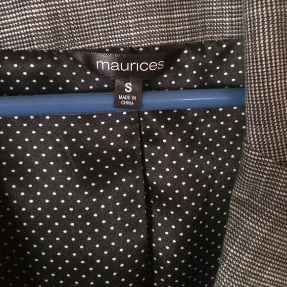 Blazer - Picture 2 of 3