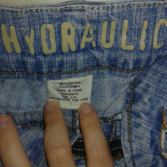 Washed out denim shorts - Picture 2 of 4