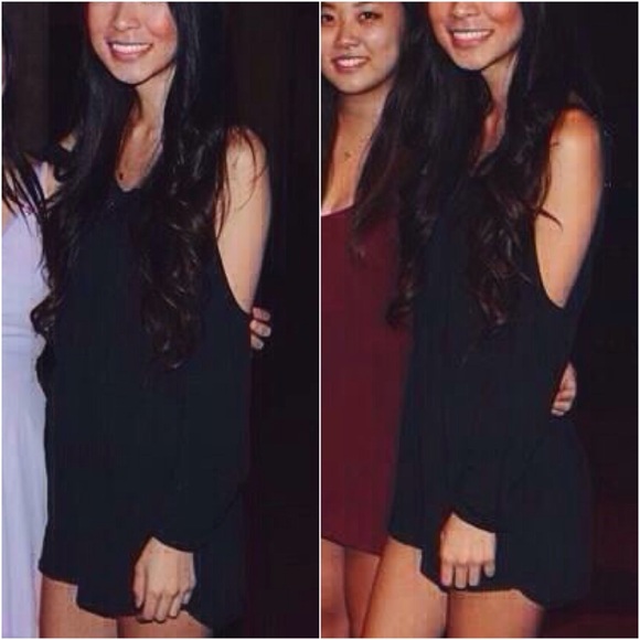 ↠ navy hollister off shoulder romper - Picture 3 of 4