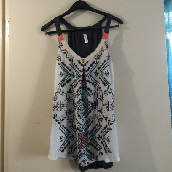 Xhiliration top, great for the summer