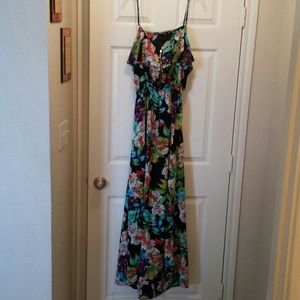 Floral Design Maxi Dress w/slit and back cut out