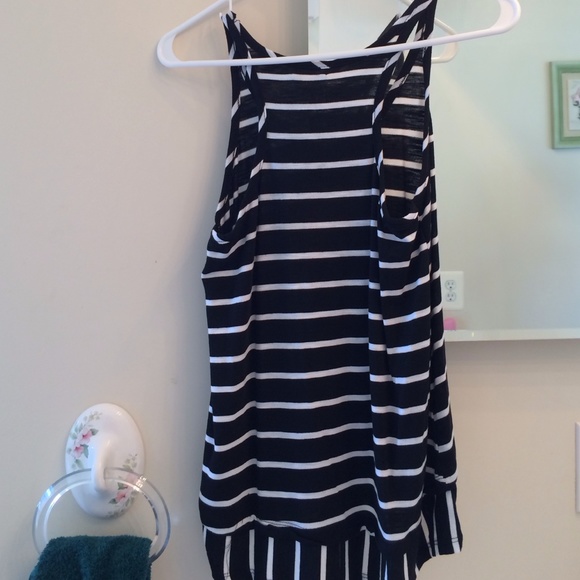 Black and white stripped tank top - Picture 2 of 3