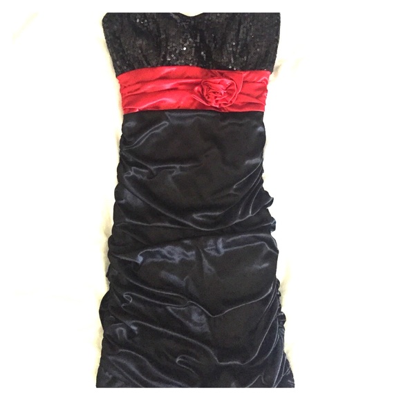 Strapless black and red silk dress
