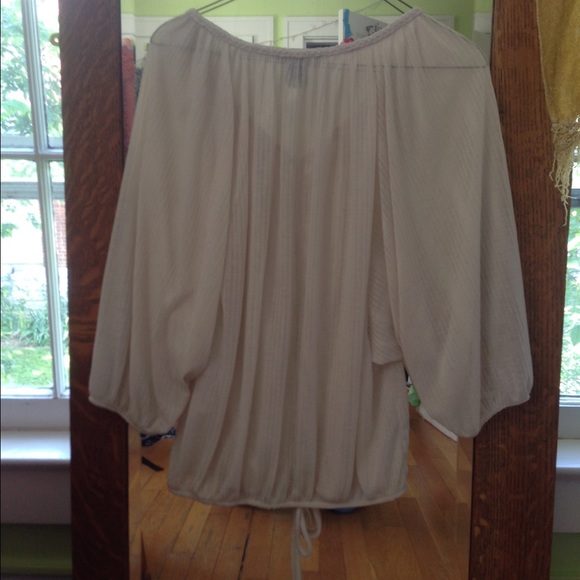 Flattering American Rag blouse - Picture 2 of 4