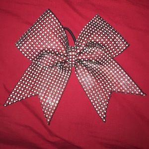 red sparkly bow❤️💄💋👣⛑🎒 super cute!!!!
