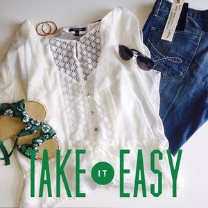 🎉🎉HP 8/24🎉🎉 DANIEL RAINN 100% silk white top