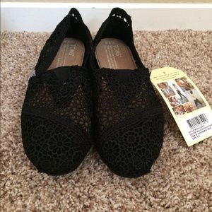Black Toms Classic Crochet