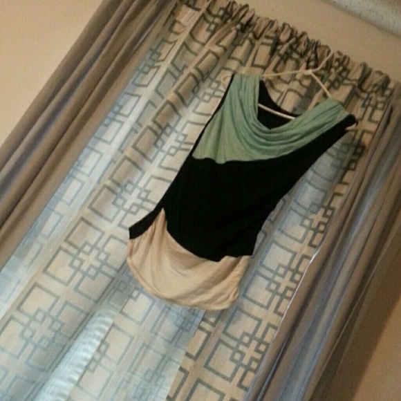 Drape top. - Picture 1 of 1