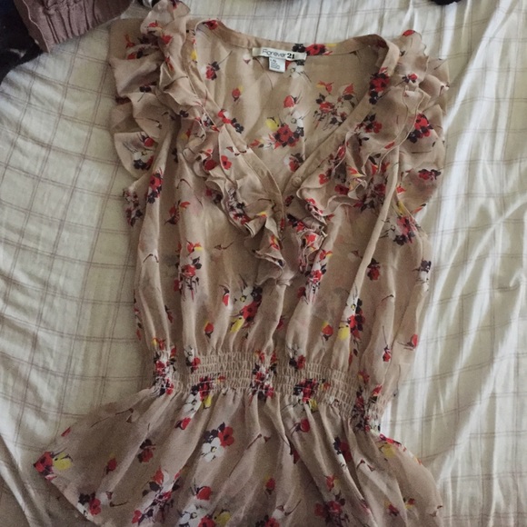 Floral top. - Picture 1 of 1