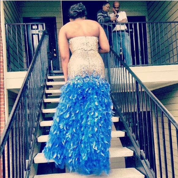 Prom dress - Picture 2 of 2