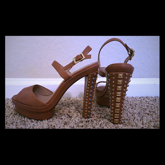 Vince Camuto Heels ☆PRICE DROPPED☆