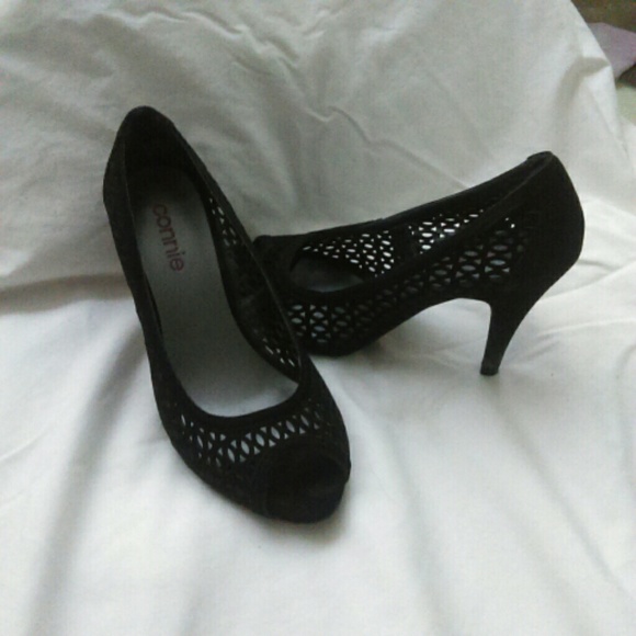 Black geometric heels
