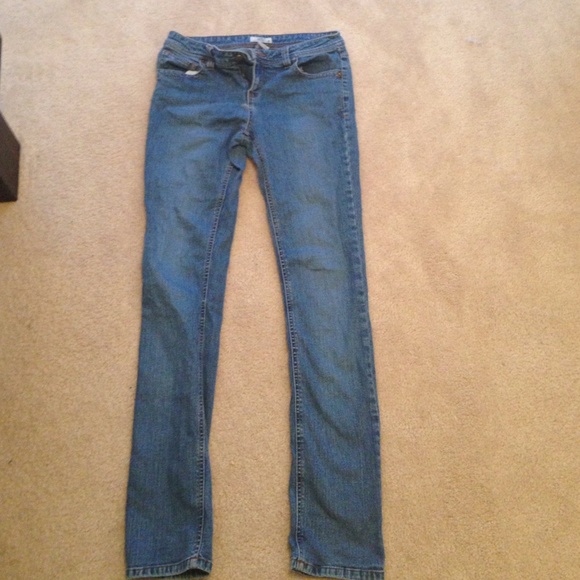 Skinny blue jeans