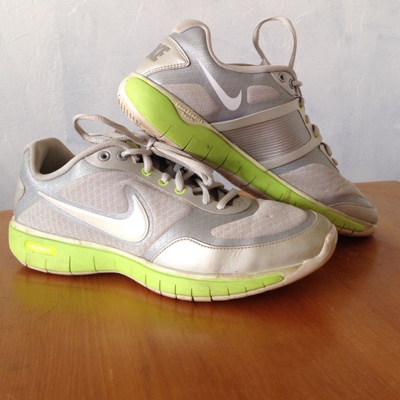 Nike running shoes size 8