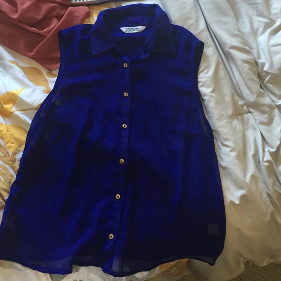 Button up top - Picture 2 of 2