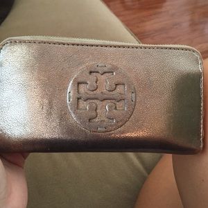 Tory burch wallet