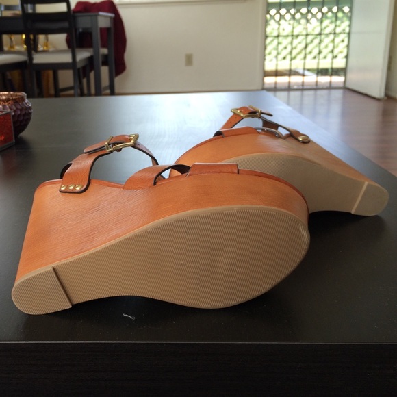 Tan Wedges - Picture 2 of 2
