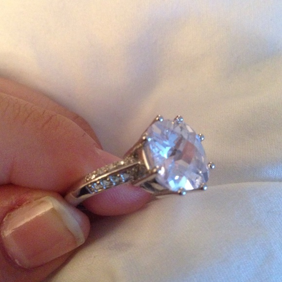 big diamond ring - Picture 2 of 2