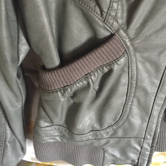 Authentic leather jacket - Picture 2 of 3